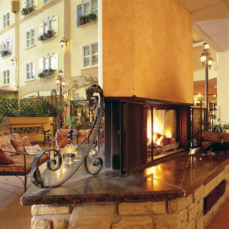 Hotel Chateau Bromont Exterior photo